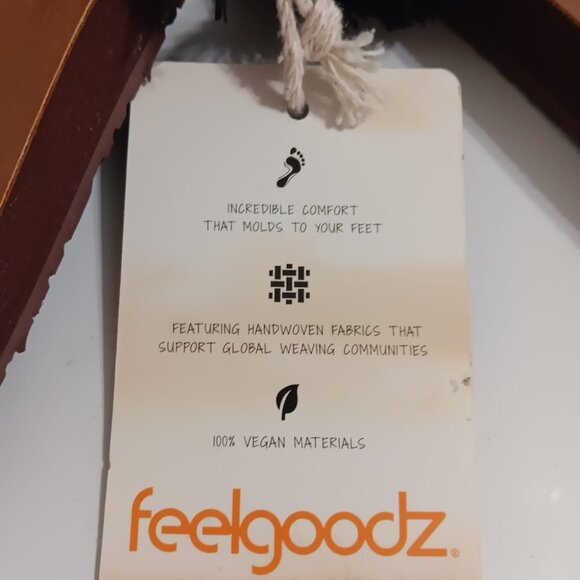 SANDAL - Picture 4 of 4